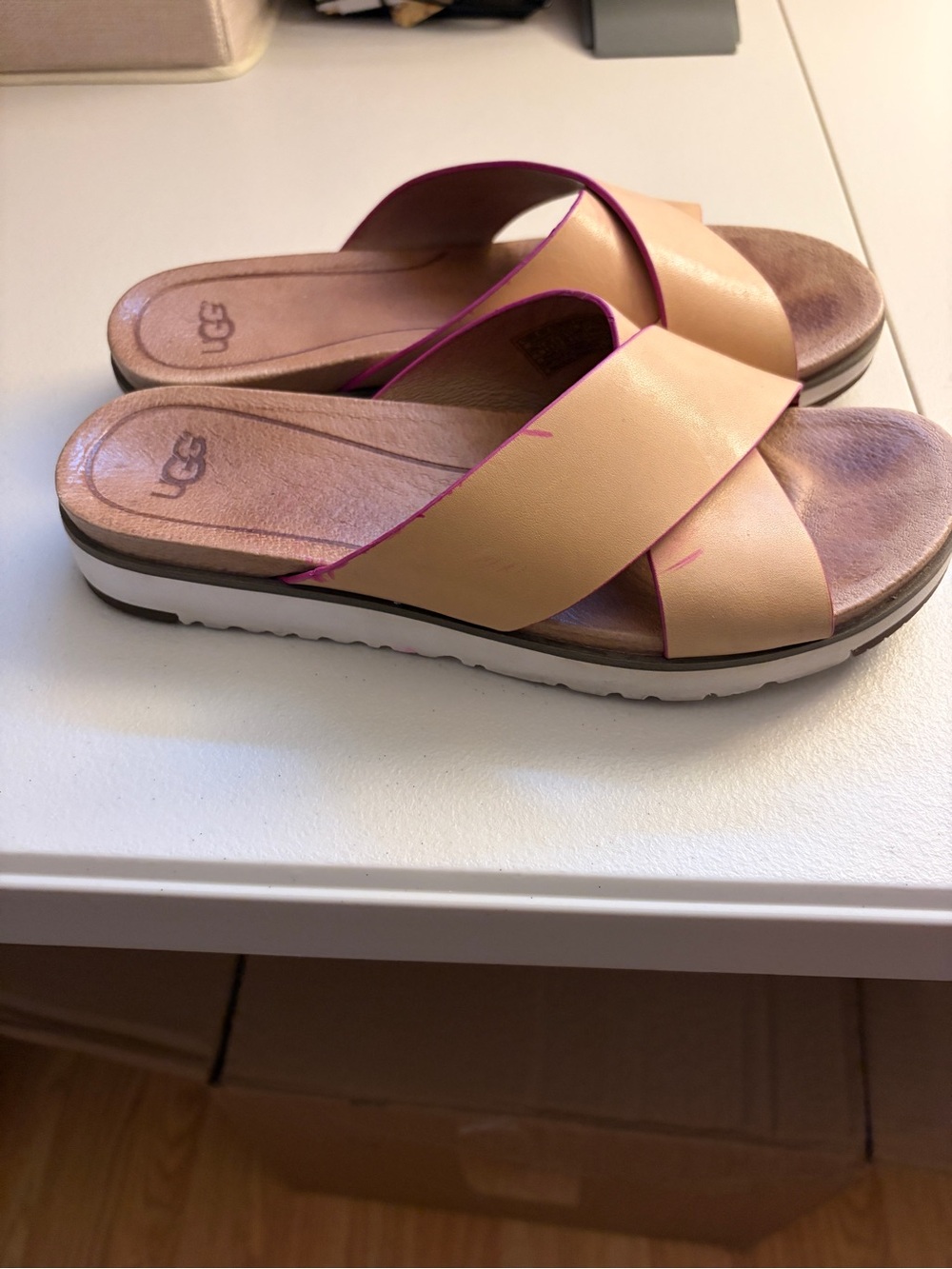 UGG Women’s Platform Slide Sandals Pink/Nude with Purple Trim Size 7